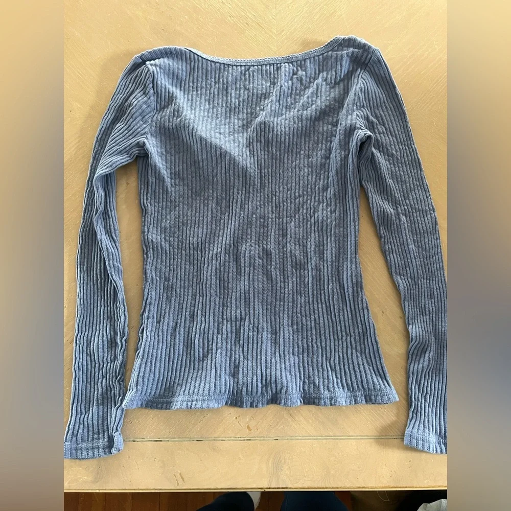 GAP Light Blue Ribbed Button-Front Long Sleeve Top - Picture 4 of 5